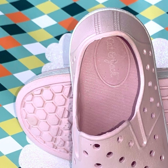 2 pairs Baby girl shoes.  Size 7 and newborn size - Picture 4 of 13